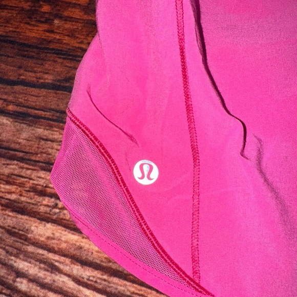 Lululemon Hotty Hot Shorts - Picture 3 of 5